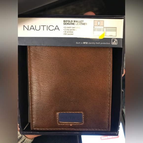 Nautica Men's Classic Leather Bifold RFID Wallet